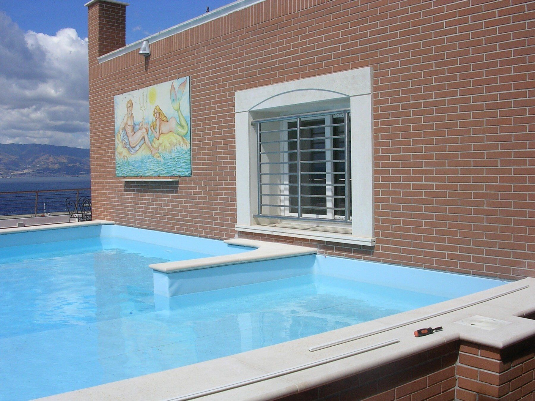 finestra con grate di sicurezza in acciaio inox