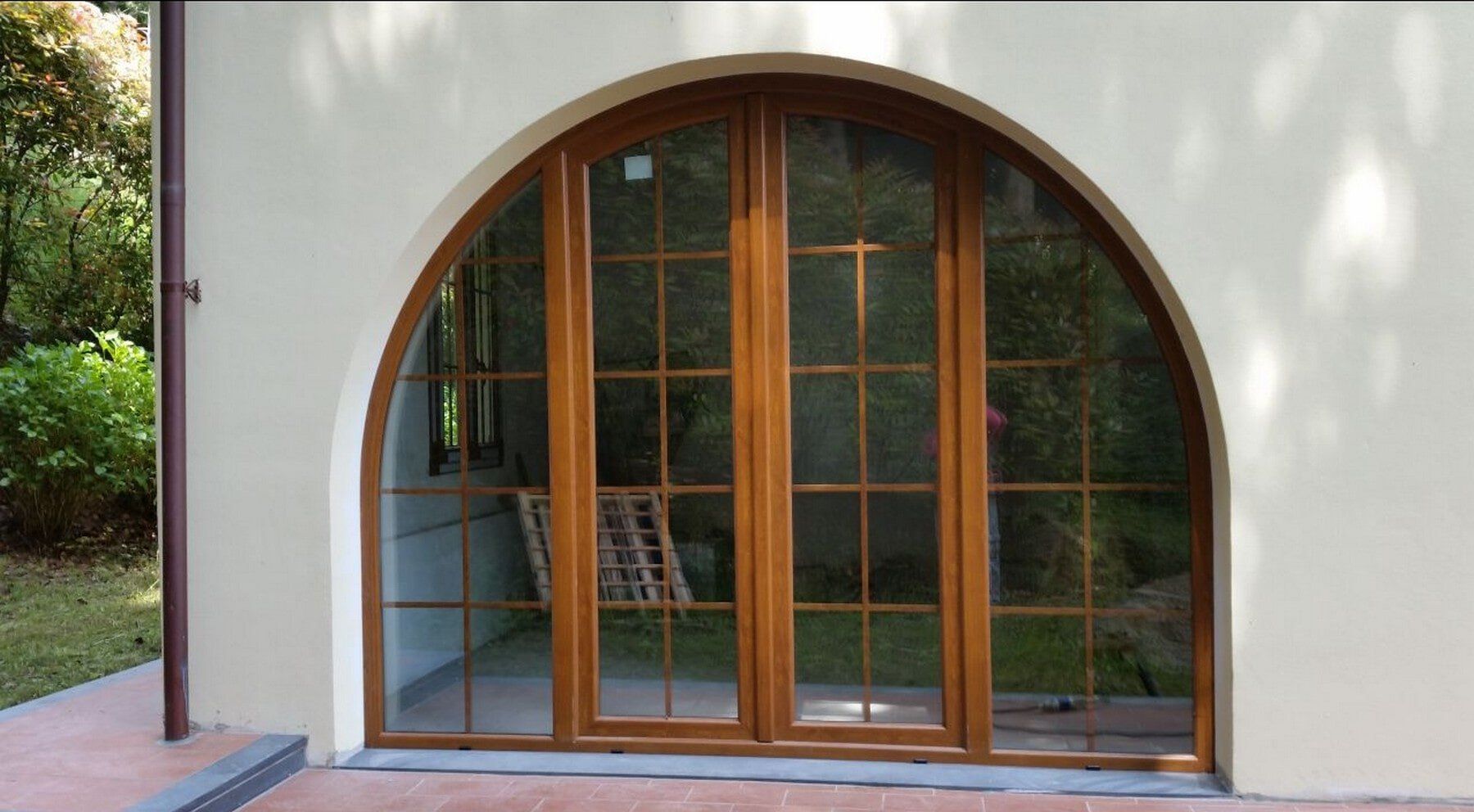 serramento ad arco in PVC