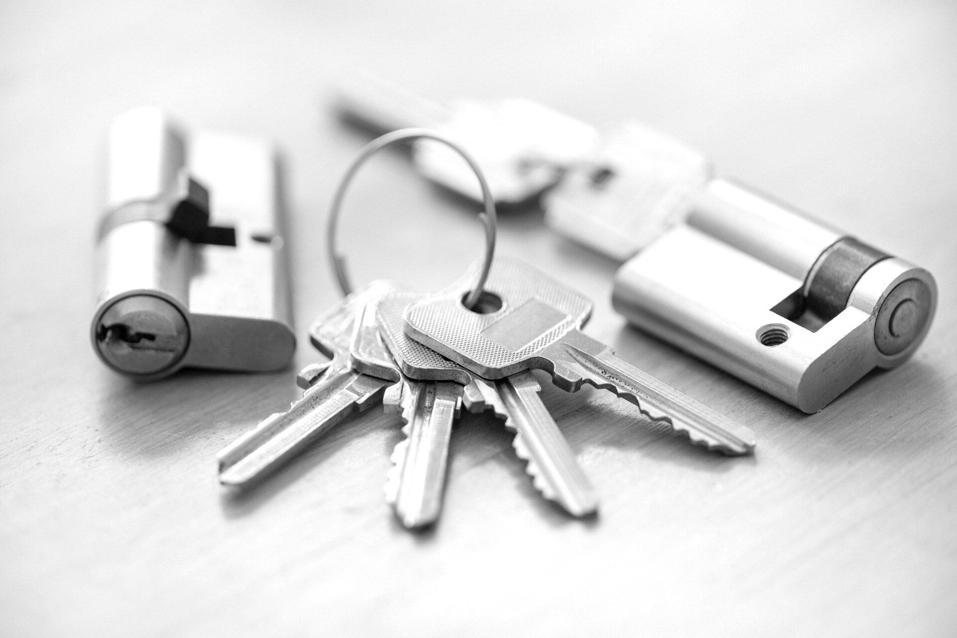 Door lock with keys | Shepparton, VIC | Solar City Locksmiths
