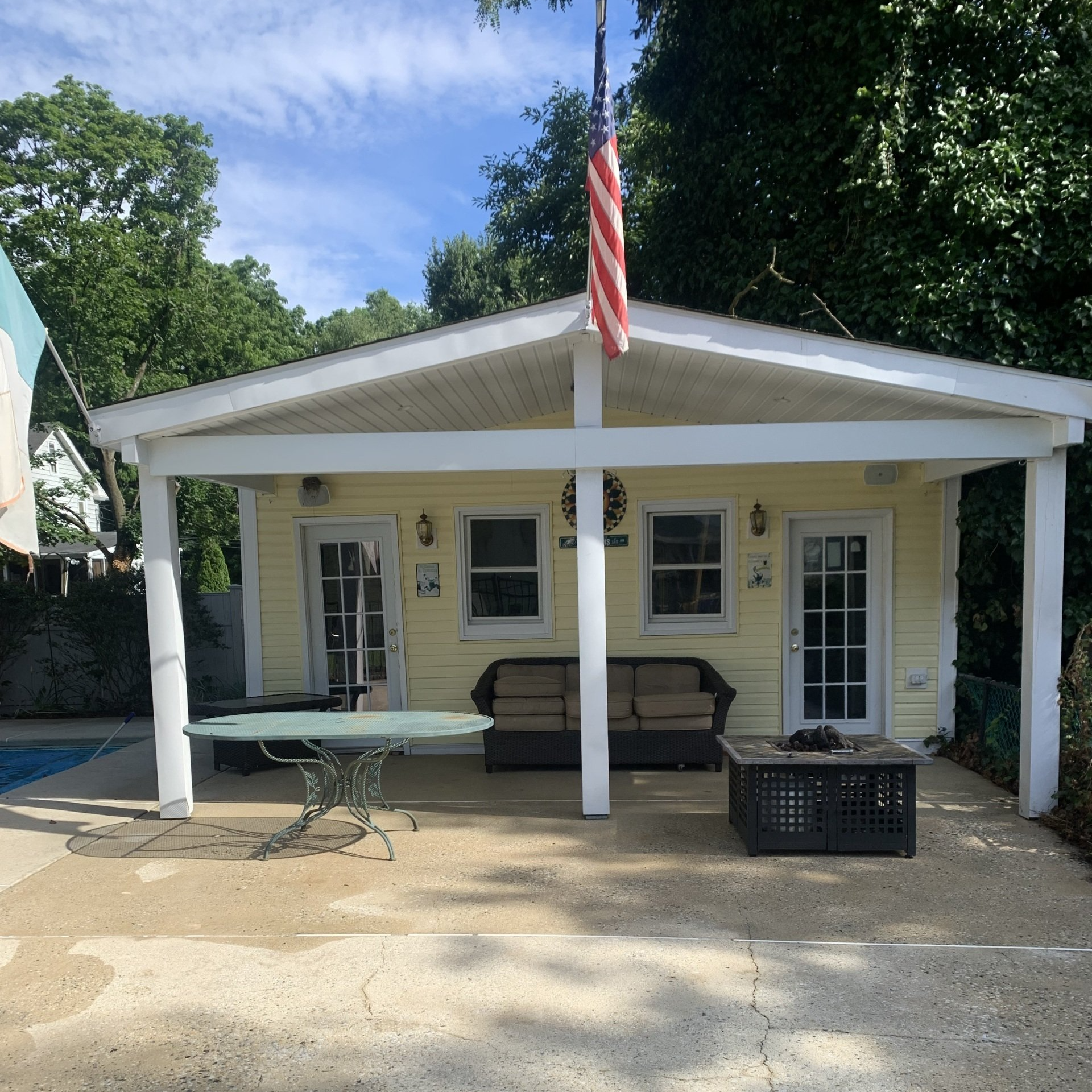 exterior cleaning a wooden deck