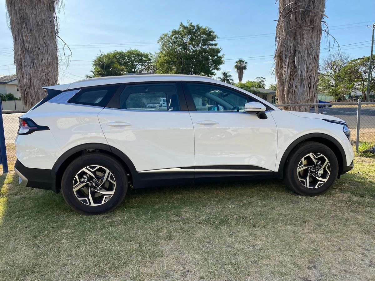 White SUV Vehicle — Locqal Car Truck Trailer Rentals in Emerald, QLD