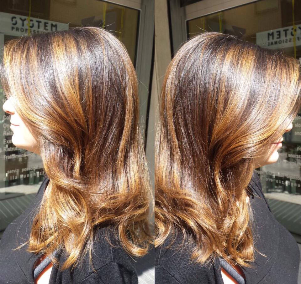 Acconciatura capelli lisci