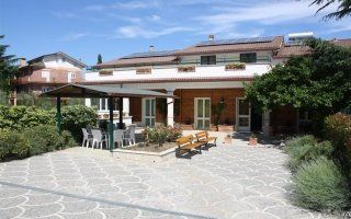 Spazio di socializzazione nella residenza, casa di riposo per anziani, casa di riposo per anziani autosufficienti, casa di riposto per anziani non autosufficienti, casa terza età, assistenza terza età, casa di riposo con giardino, residenza per anziani immersa nel verde, Civitella San Paolo, Roma Nord, Provincia di Roma, Vicino Roma, Roma,