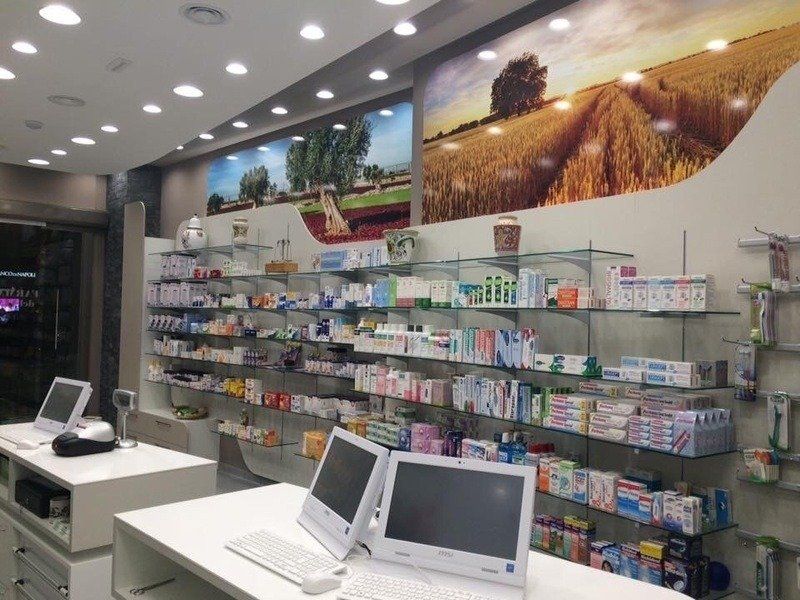 interni della farmacia