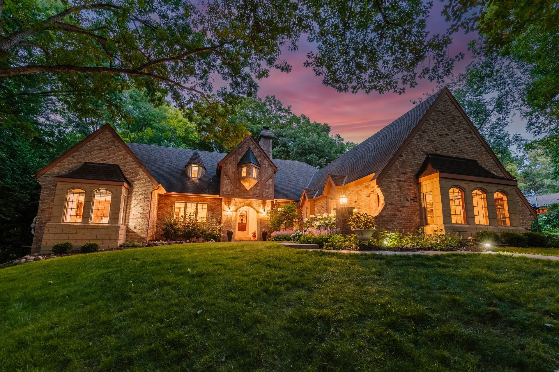 Lake Country Homes Oconomowoc, WI Pat Bolger Realty