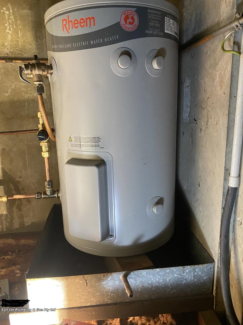 Rheem Electric water Heater — Full On Plumbing & Gas In Winnellie NT