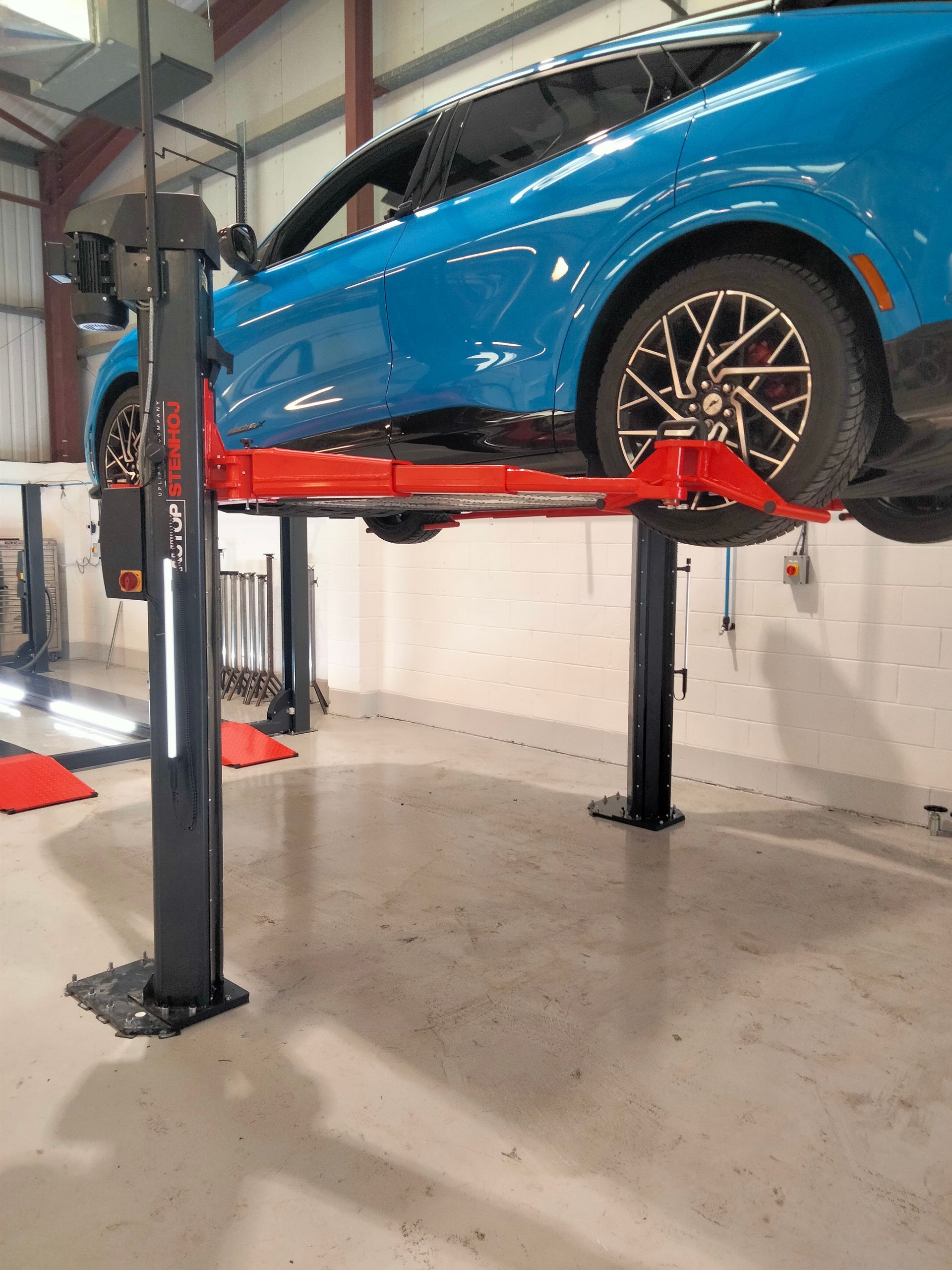 AUTOPSTENHOJ Maestro 2.35 NxT 2 Post Lifts