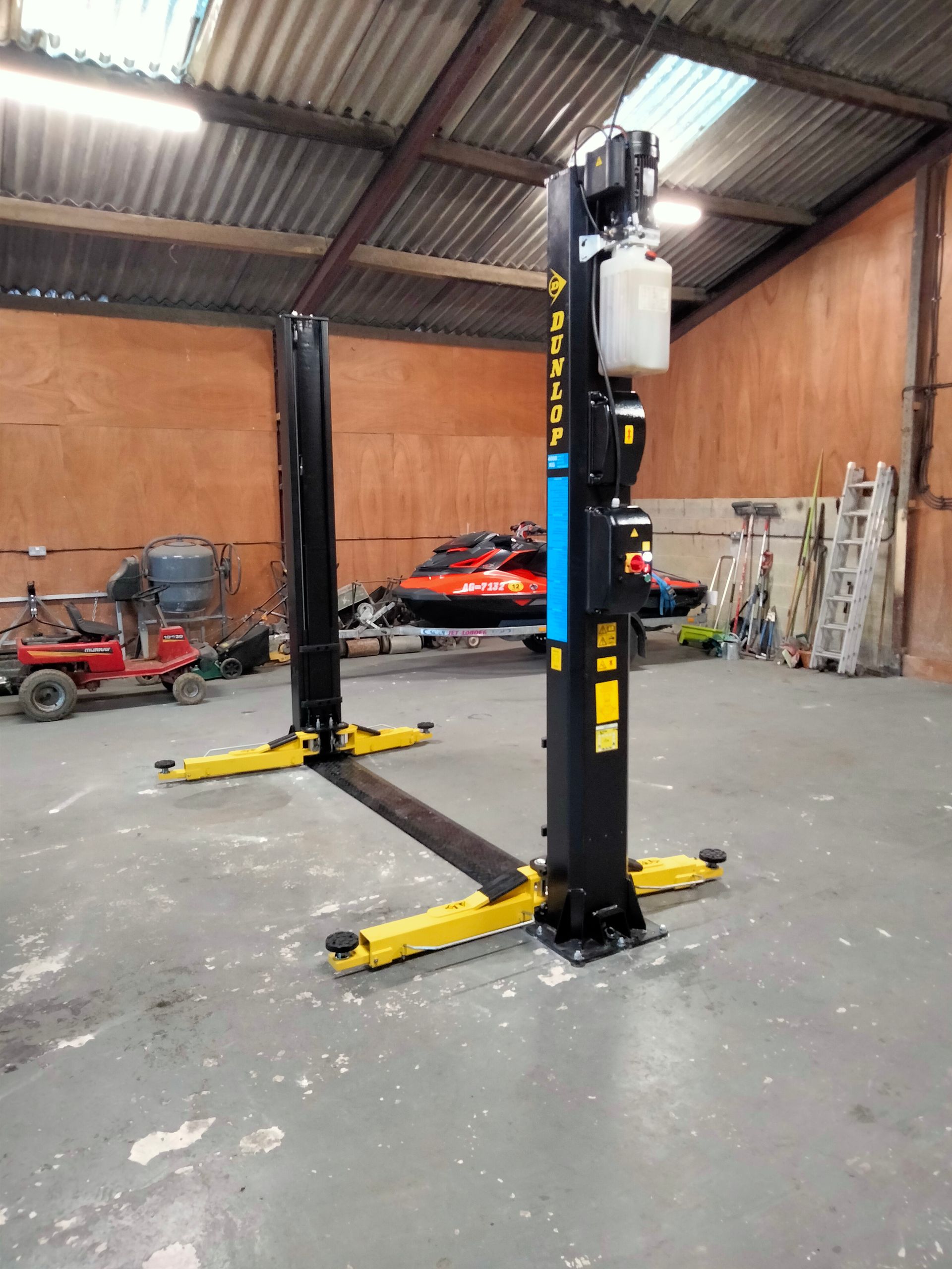 Dunlop Two Post Lift