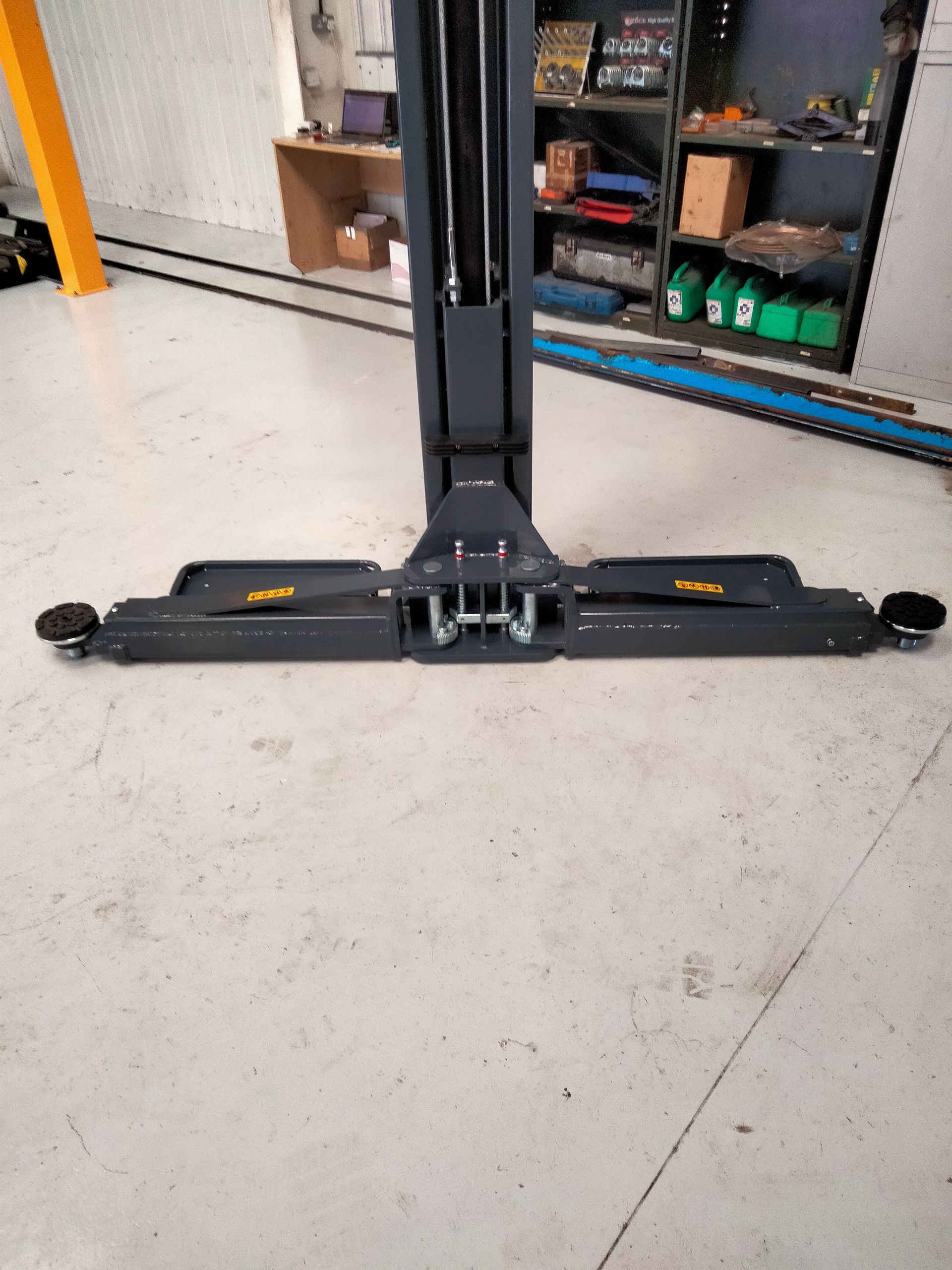 Bradbury H26 2 Post Lift