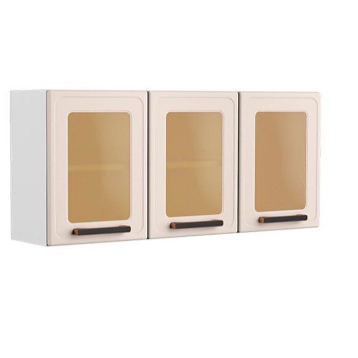 Un armario blanco con tres puertas de cristal y tiradores negros.