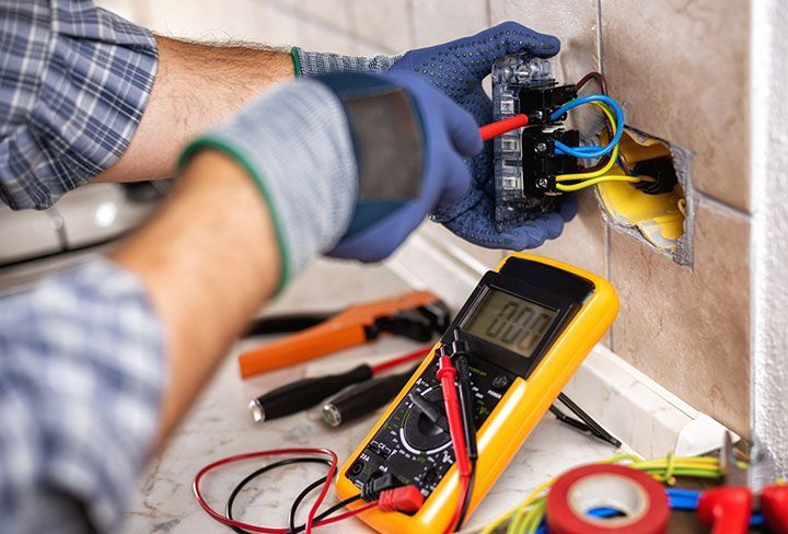 ESPECIALISTAS EN MANTENIMIENTO Y CONSTRUCCIÓN