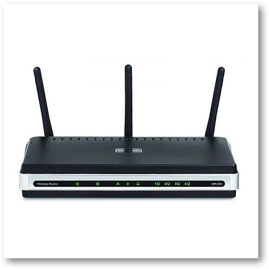 Draadloze WiFi-router met drie antennes.