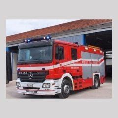 camion pompieri in riparazione