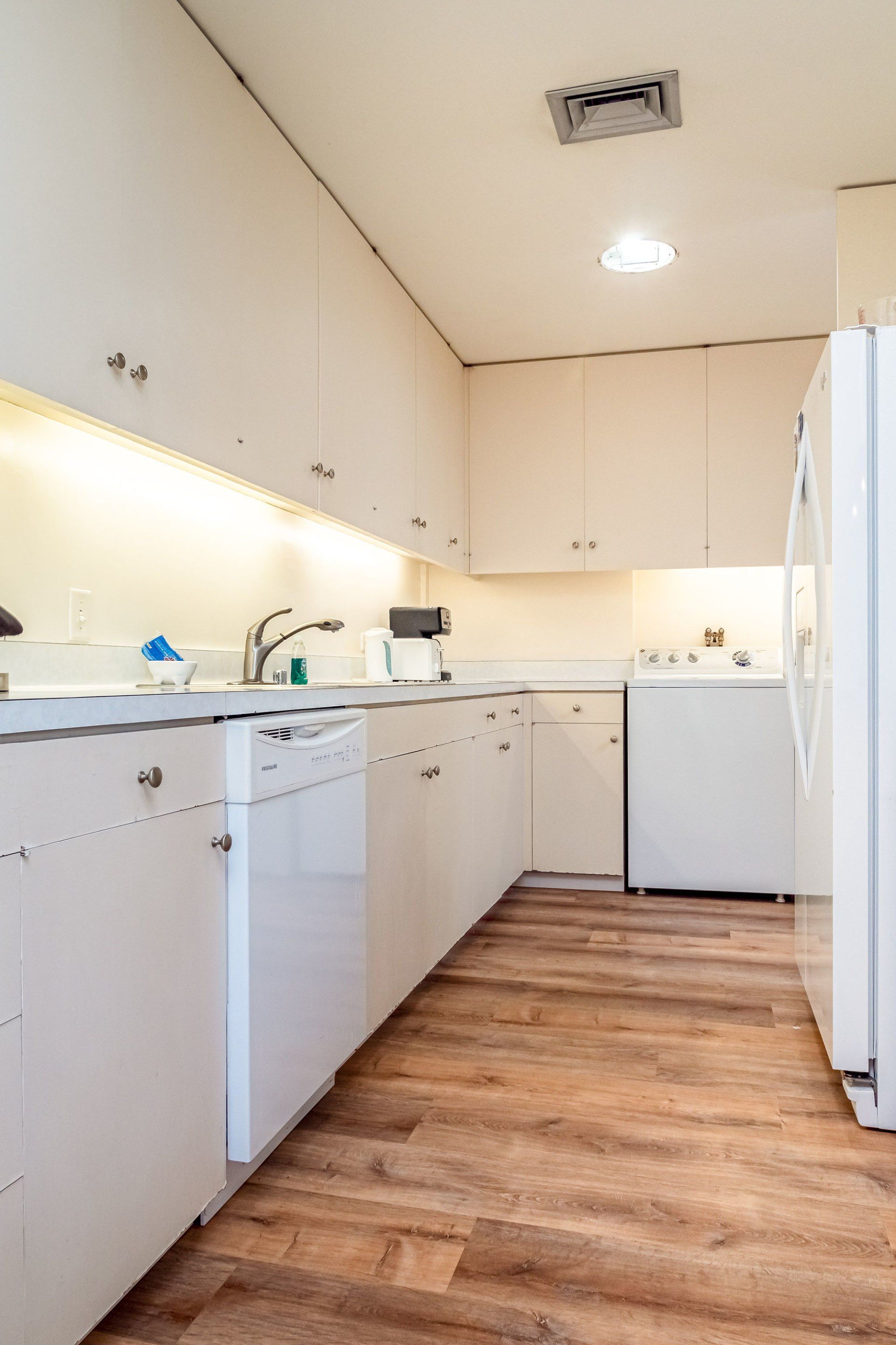 450 Kahala Beach - kitchen