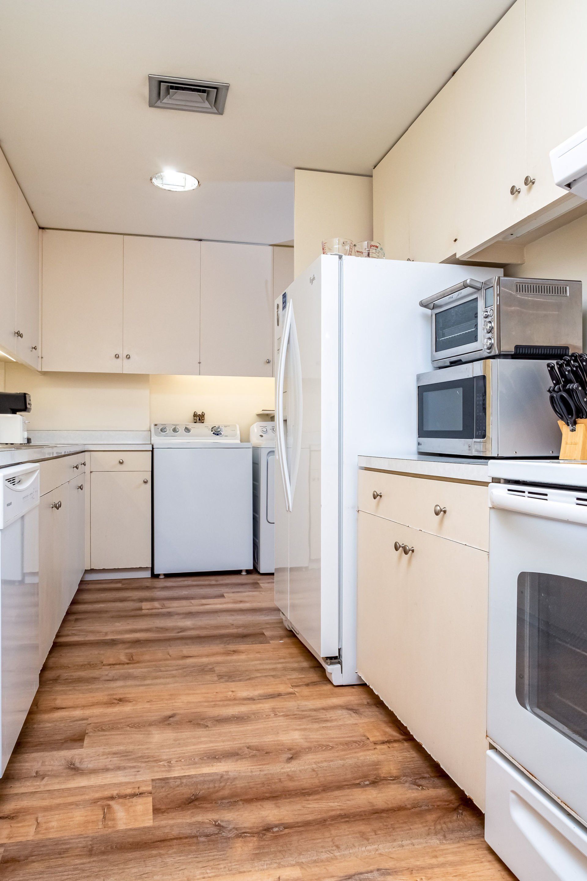 450 Kahala Beach - kitchen