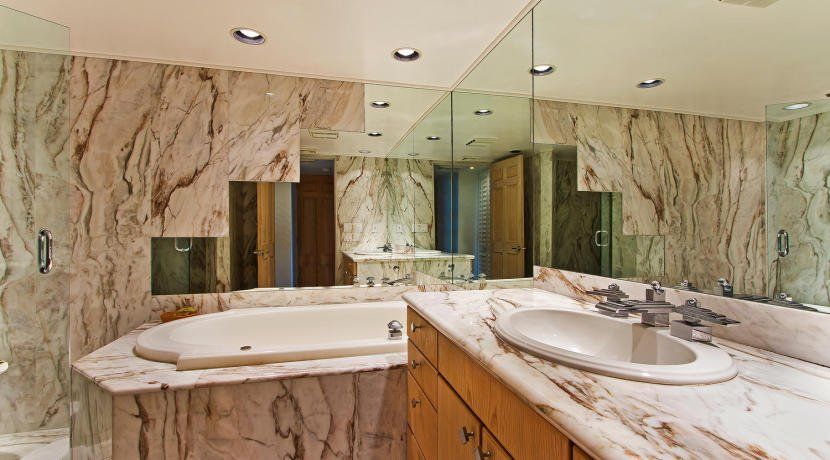 429 Kahala Beach | Honolulu, HI