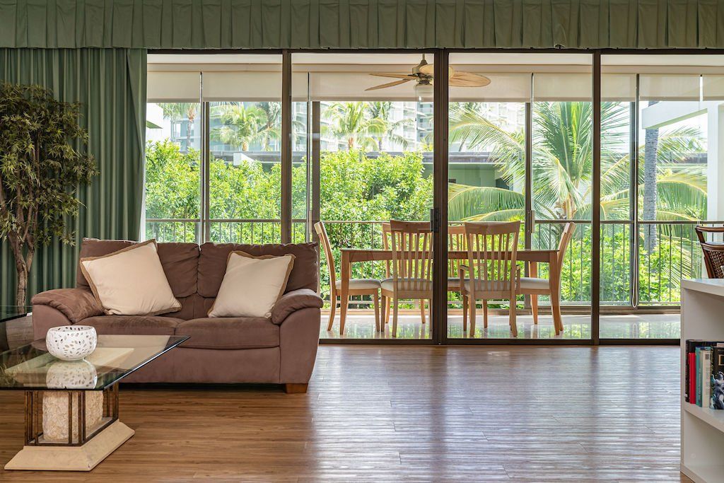 Kahala Beach Interior