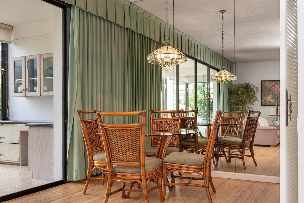 Kahala Beach Interior