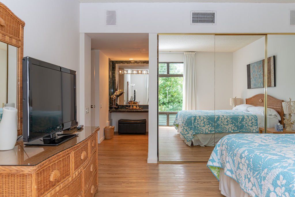 Kahala Beach Interior
