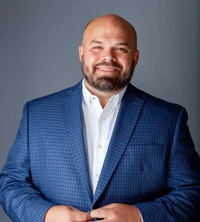 Robert Frazier, Founder and CEO of West Bench Capital Investment Fund LLC, is a Real Estate Professional committed to developing housing through profitable multi-family and mixed use projects.  Robert has established a strong track record of starting and growing exceptional businesses and organizations. 