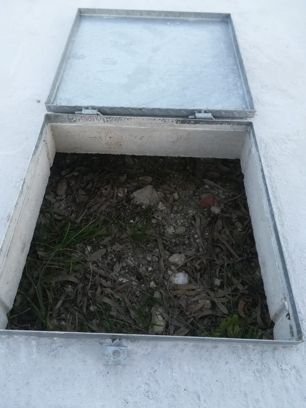 dettaglio vasca in cemento