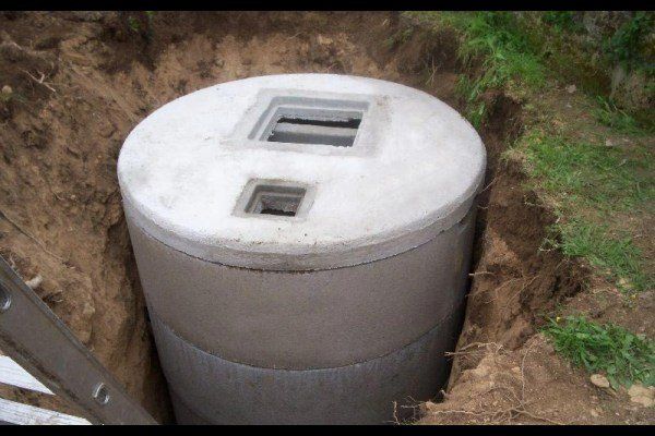 posizionamento nel terreno di fossa biologica