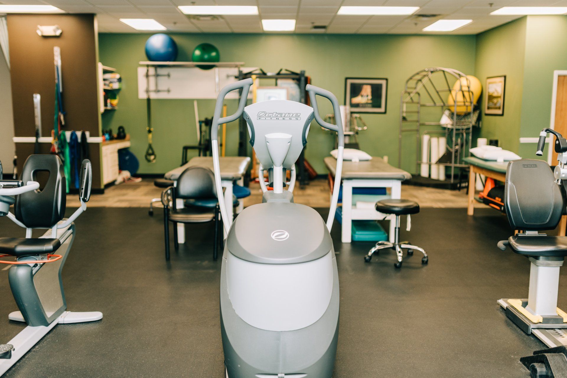 There is a machine in the middle of the room.