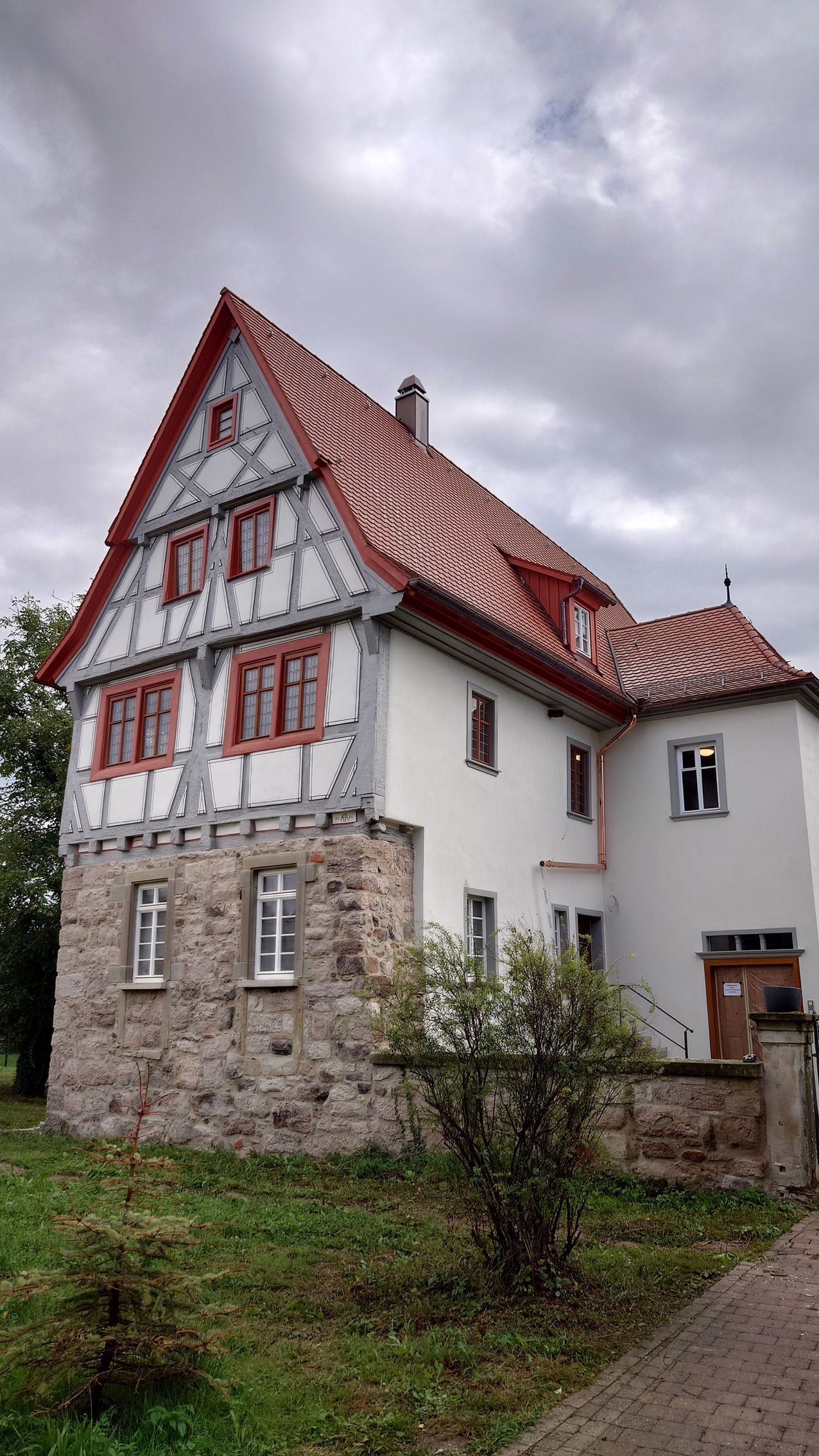 Blick auf die Praxisräume von außen