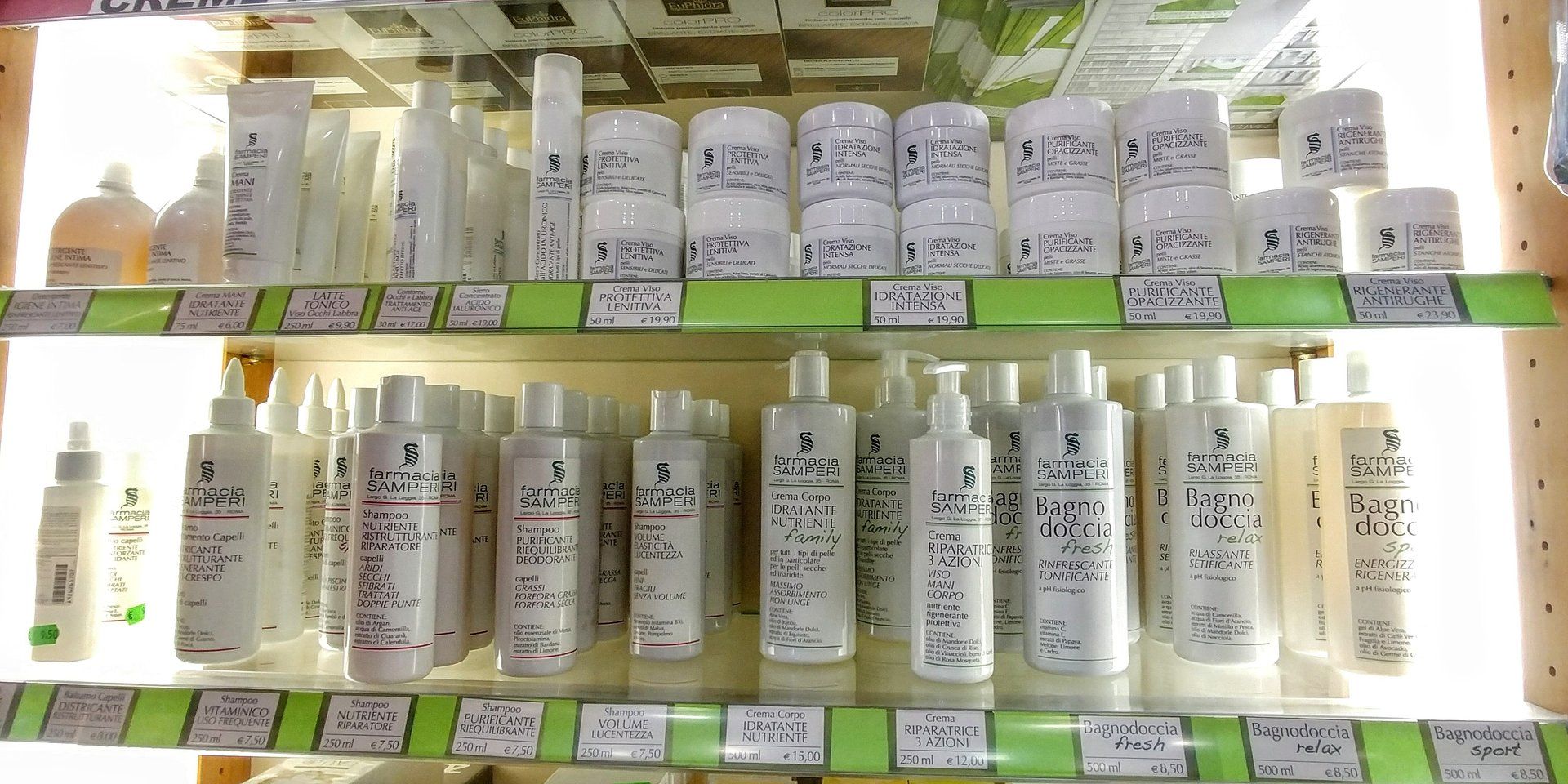 Scaffalatura creme di bellezza