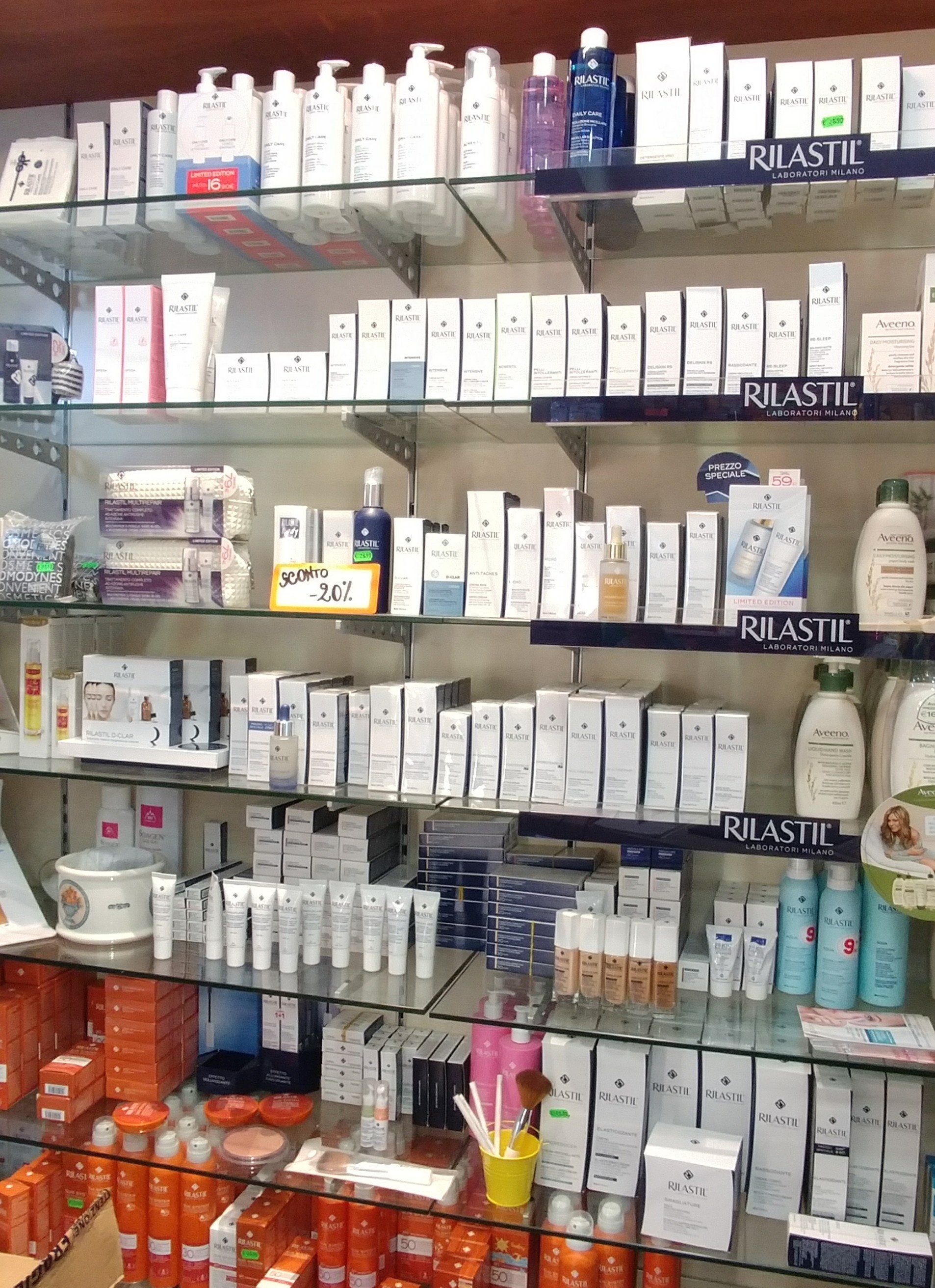 Scaffallatura farmaci