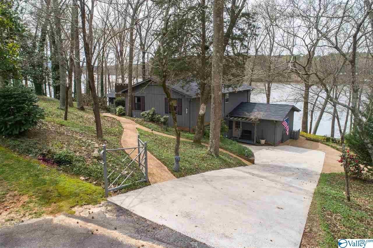 Debbie Mathis Realty & Auction Scottsboro, AL