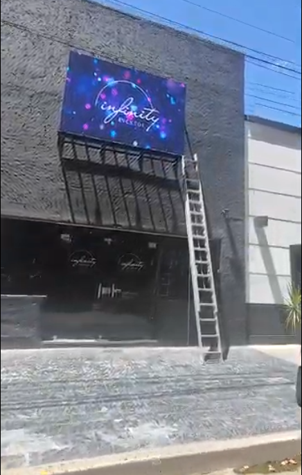 Exterior de la discoteca 