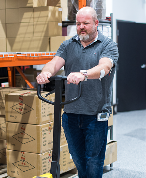 Électrotherapie pour soulager la douleur au travail