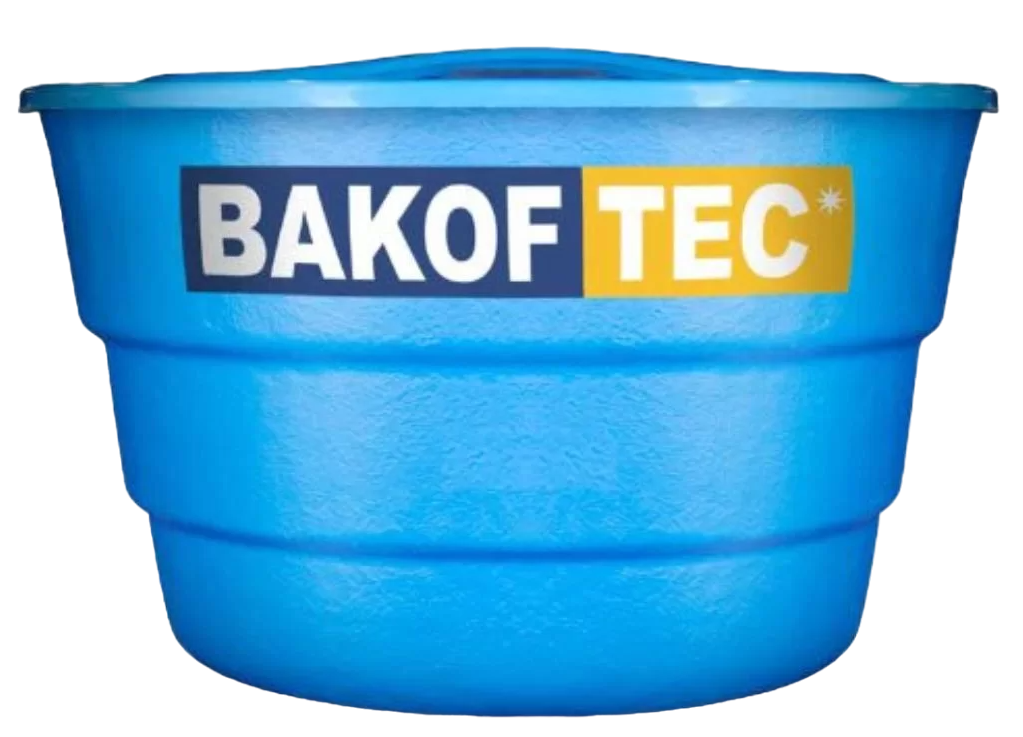 Um tanque de água bakuf tec azul com tampa