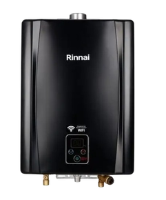 Um aquecedor de água rinnai com controle remoto em um fundo branco.