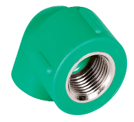 Um encaixe de tubo de plástico verde com uma porca de aço inoxidável sobre um fundo branco.