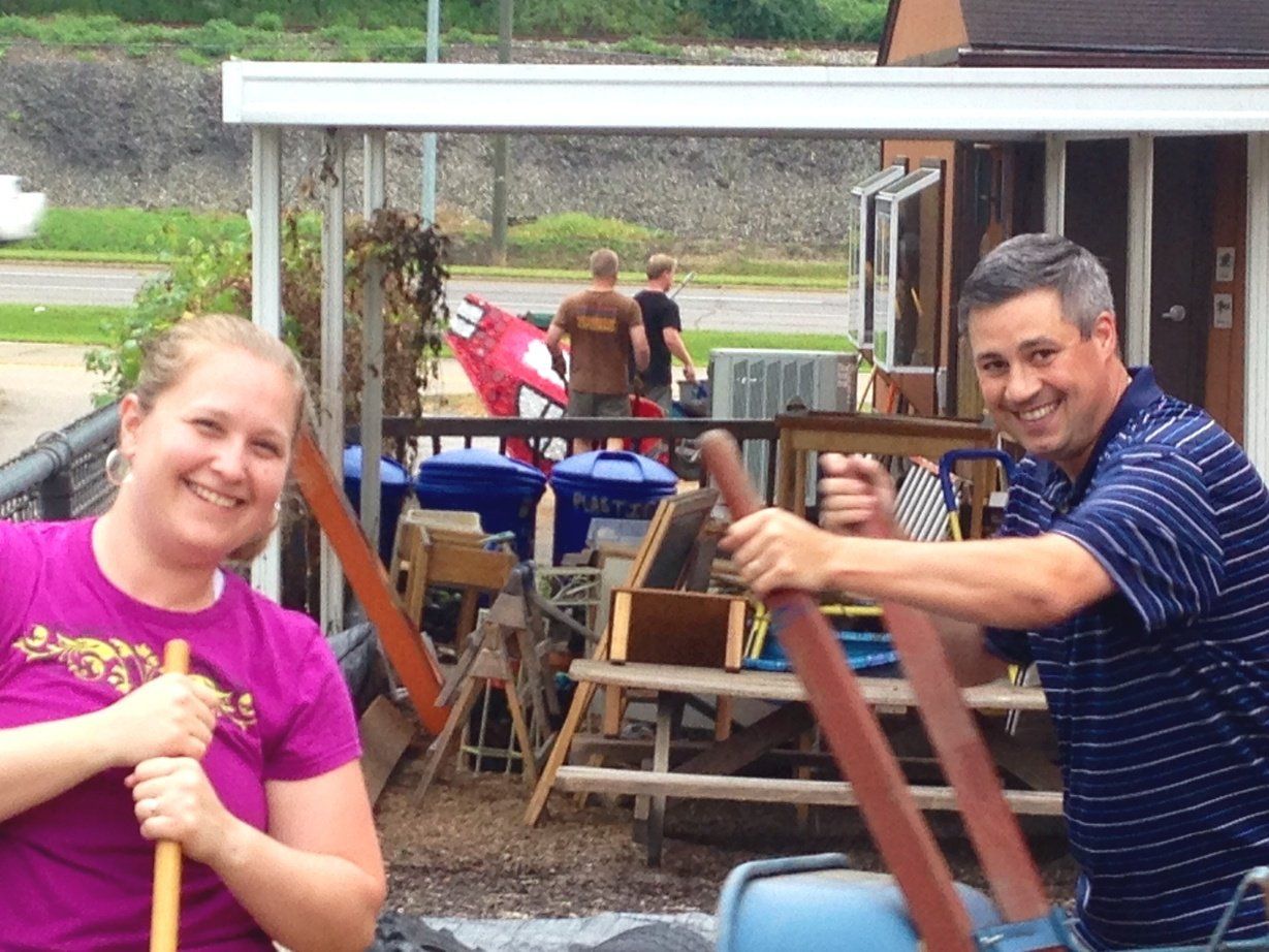 Annual playground mulch volunteer party