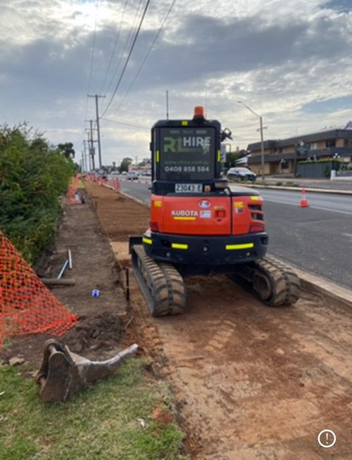 Excavator Work Beside the Road — RL Hire In Dubbo, NSW