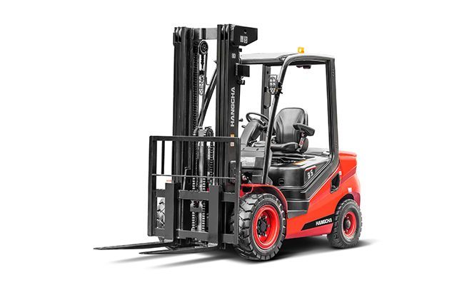 XF2 series Pneumatic Forklift 3,000 - 7,000lbs