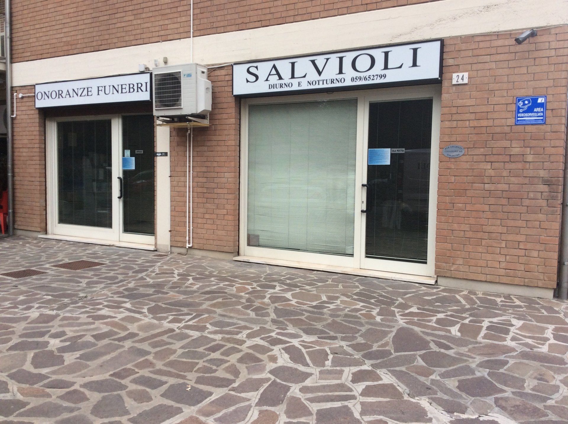 esterno dell'agenzia