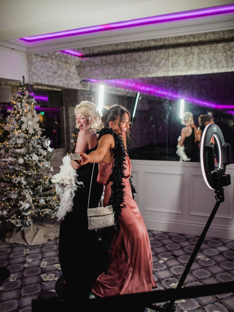 360 Video Booth - Party Delights Photo Booth - Hampshire