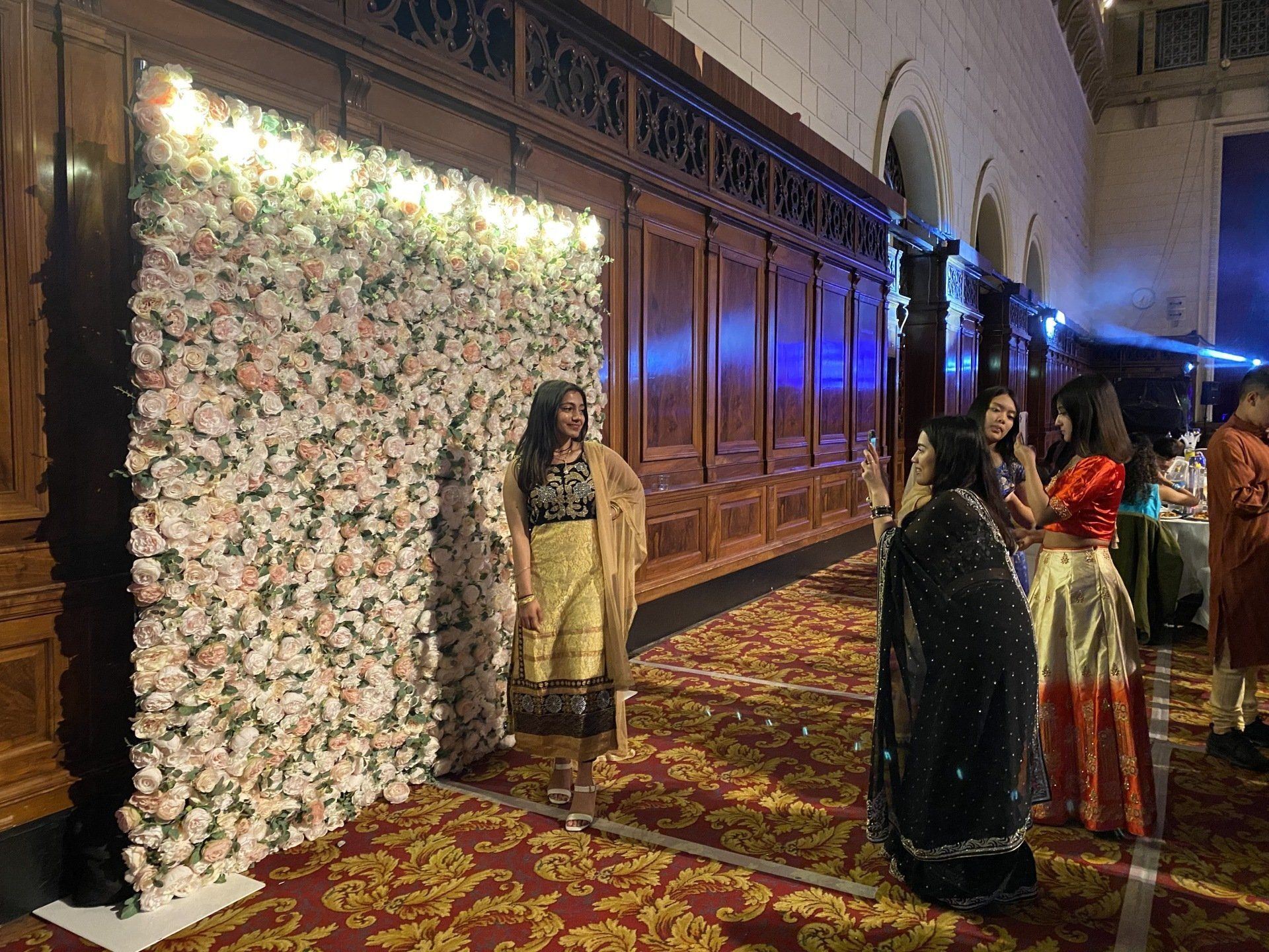 FLOWER WALL HIRE HAMPSHIRE