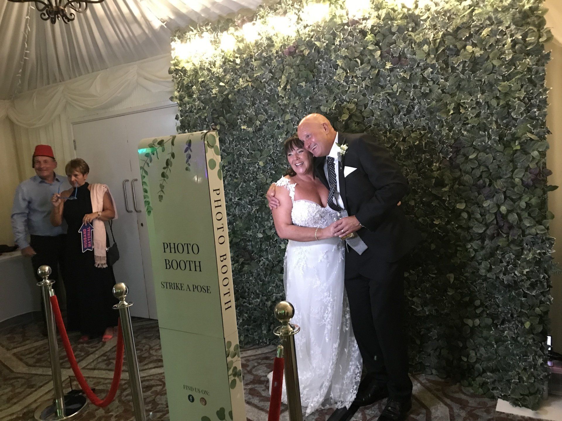 FLOWER WALL HIRE HAMPSHIRE