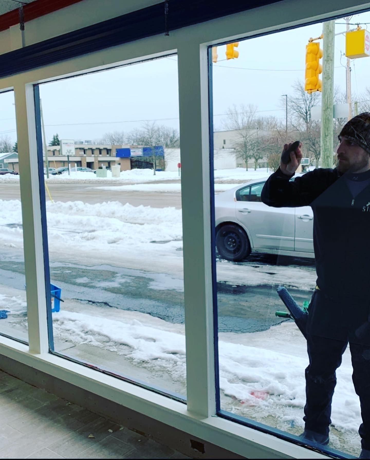 gutter cleaning services clarksville mi