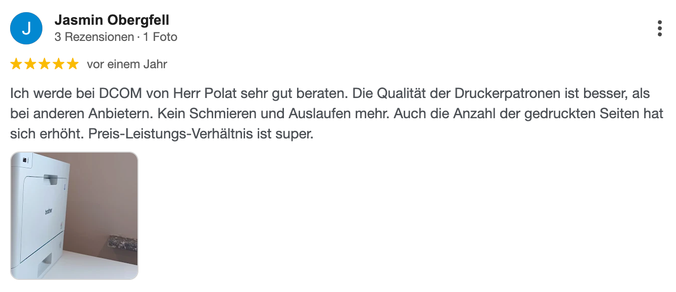Produktrezension mit Foto eines weißen Geräts in einem Raum. Der Text lobt die Qualität und das Preis-Leistungs-Verhältnis des Produkts.