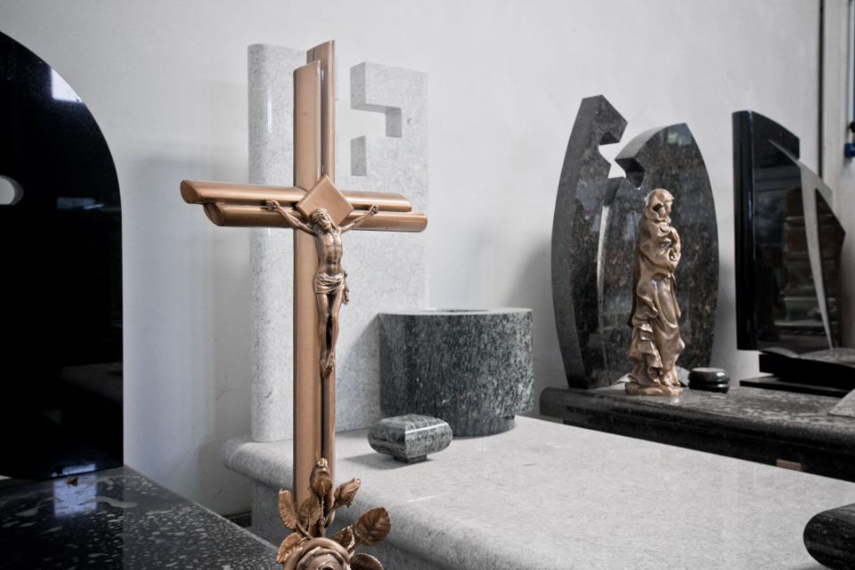 produzione tombe in marmo