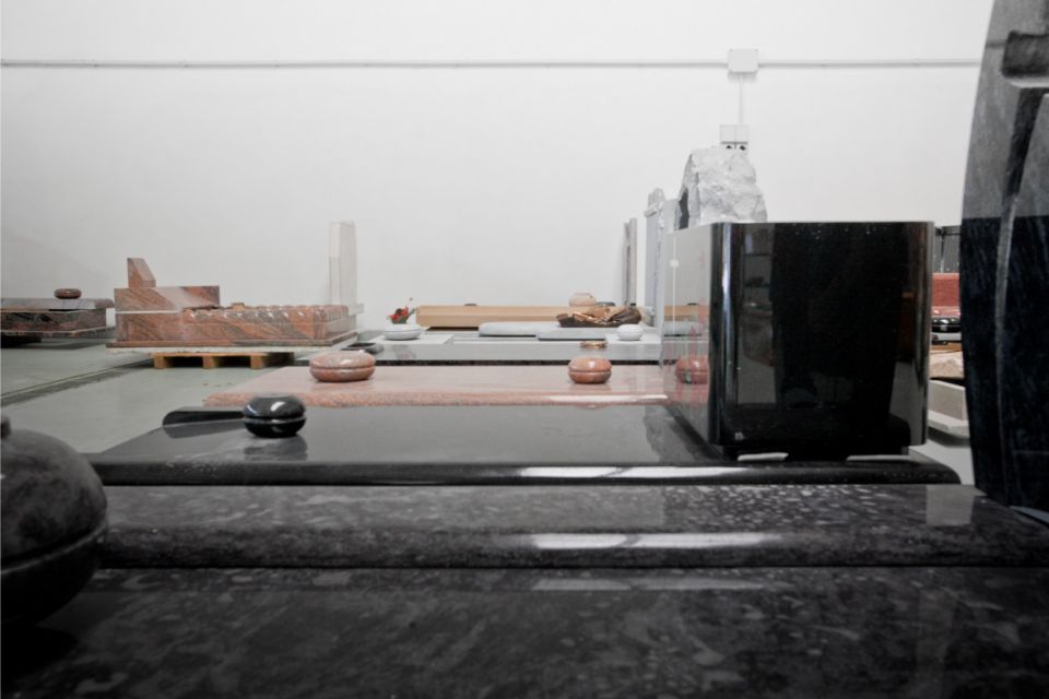 lavorazione del marmo per tombe