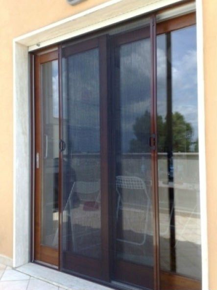 finestre scorrevoli con zanzariera