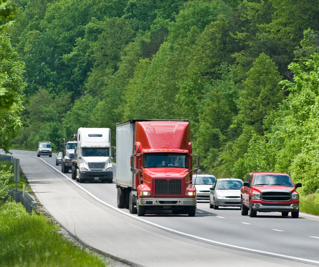 Essential defensive driving tips for truck drivers