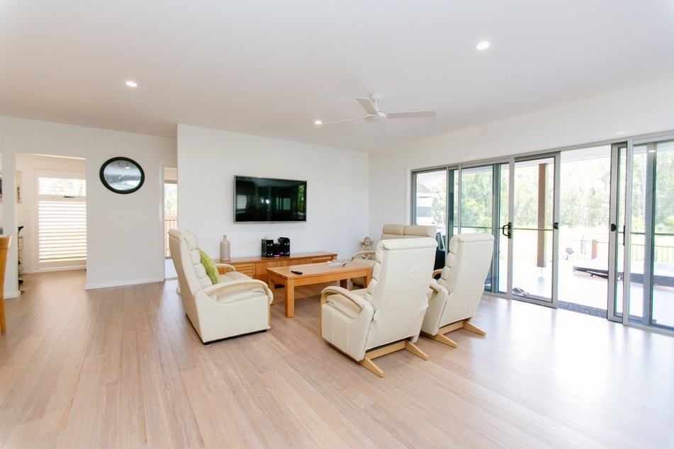 Living Room With New Installed Vinyl Flooring — Geoff Thompson's Independent Flooring Centre In Port Macquarie, NSW